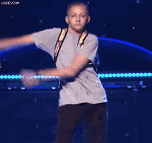Backpack kid dance